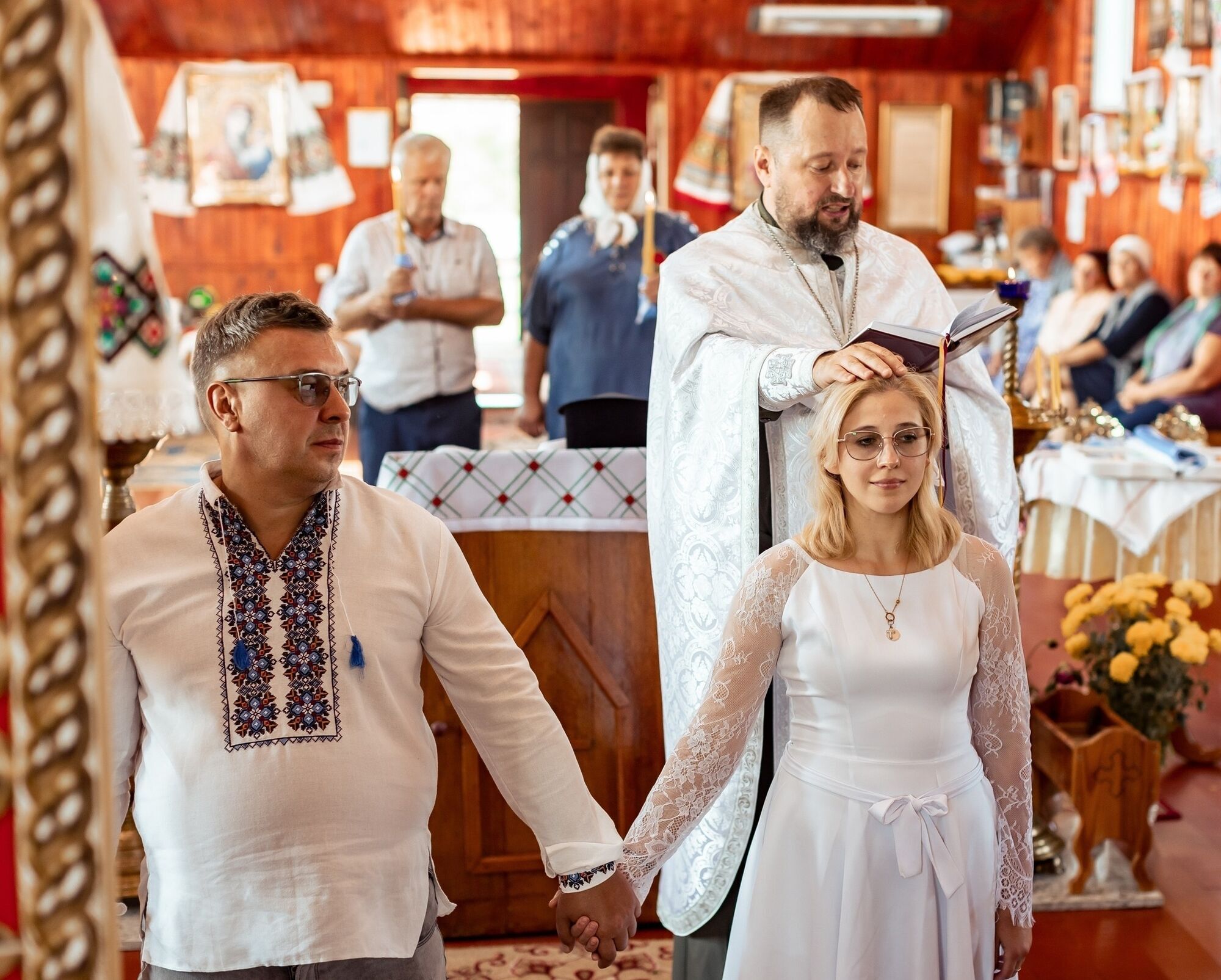 ''Любовь сильнее испытаний''. Ягольник обвенчался со второй женой. Фото