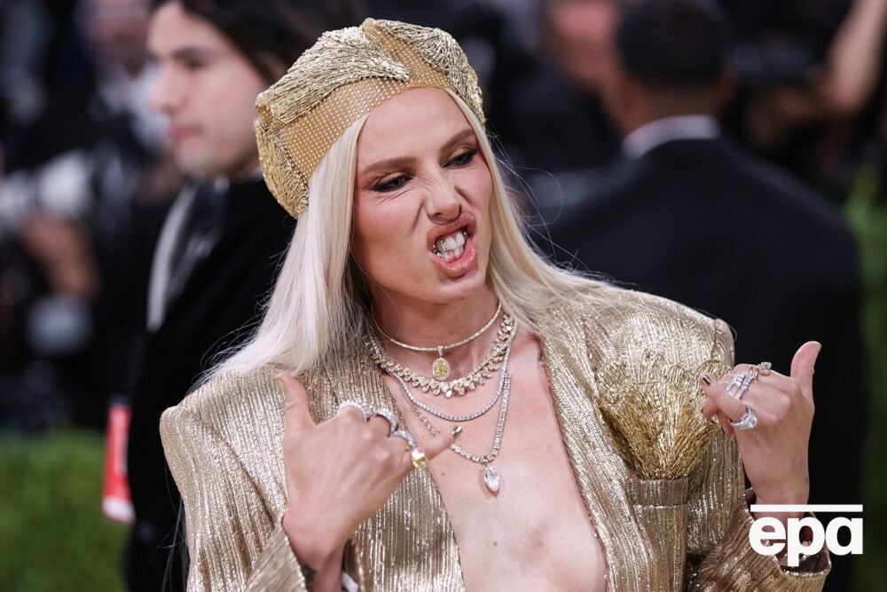 Драпировки и много обнаженного тела. Как звезды удивляли на Met Gala 2026. Фото