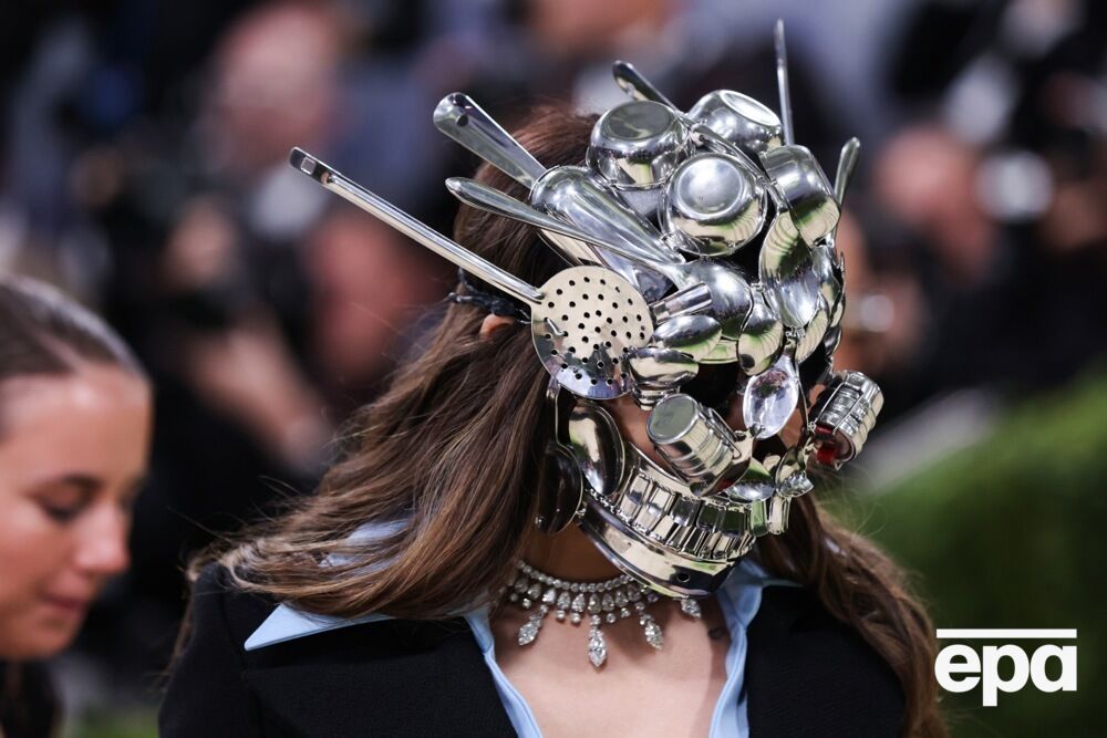 Драпировки и много обнаженного тела. Как звезды удивляли на Met Gala 2026. Фото
