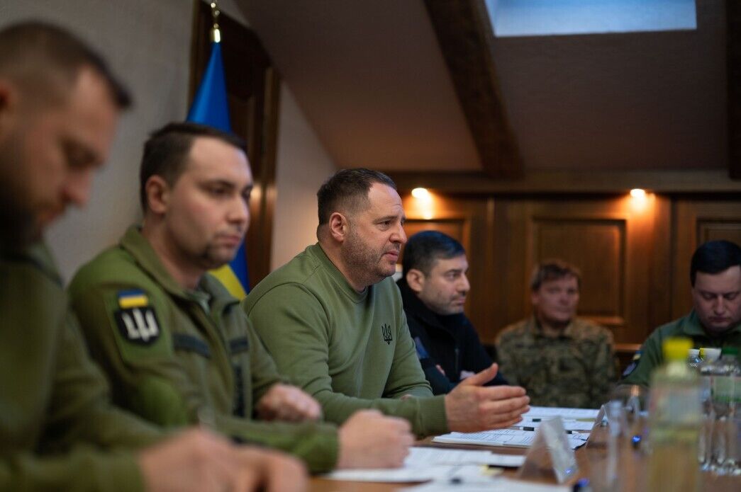 Кінець війни до кінця року, повернення Криму, найгірше з Польщею попереду. Головне з інтерв'ю Буданова