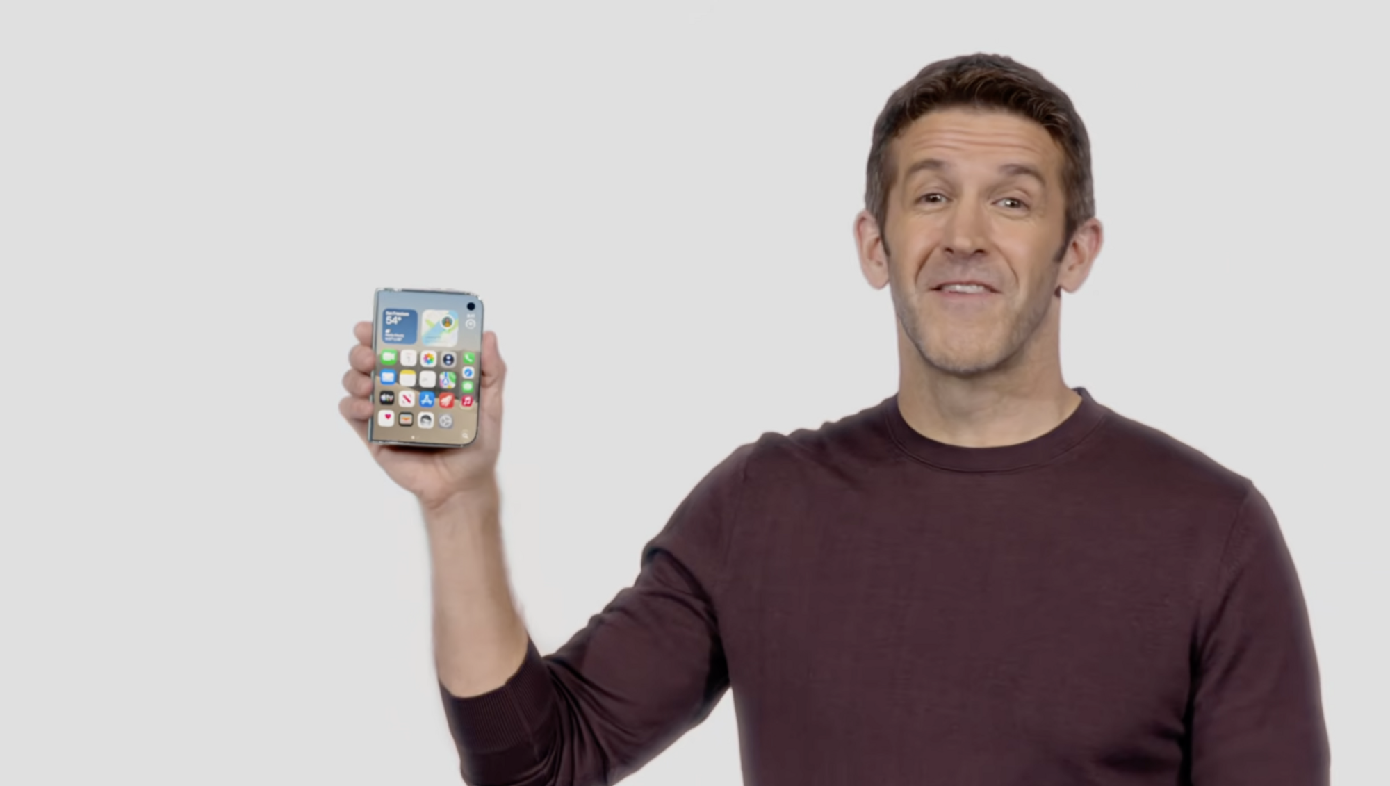 Apple презентувала свій перший складаний смартфон – iPhone Duo. Що про нього відомо