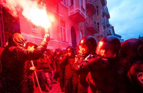 Видеохроника Евромайдана: от разгона студентов до разгона "Беркута"