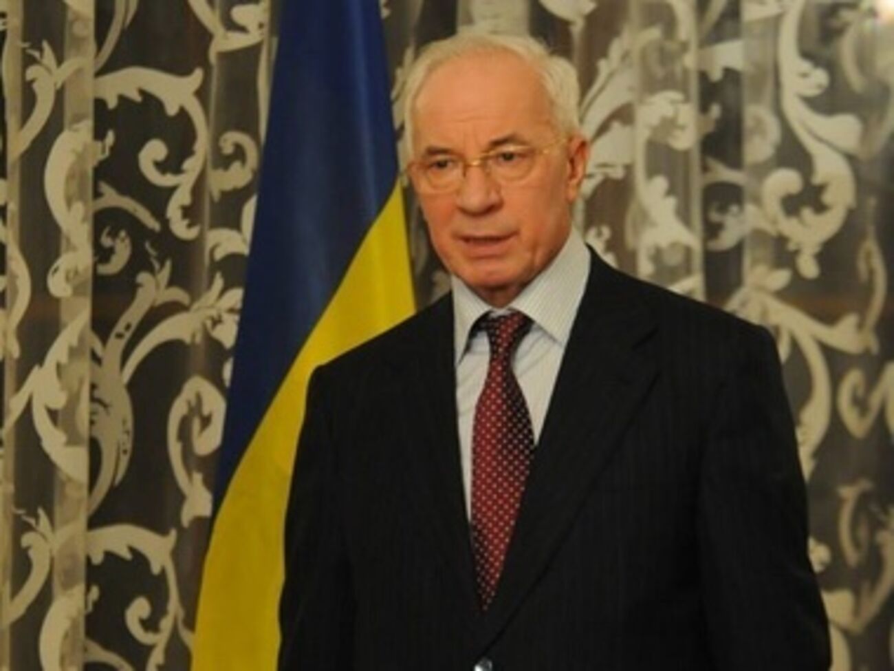 Азаров возлагает надежды на диалог с РФ