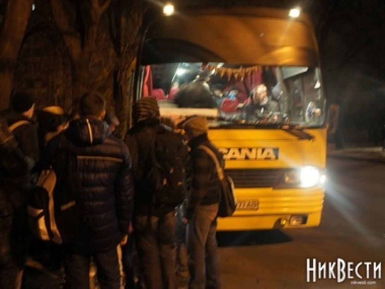 Автобусы у офиса ПР в Николаеве