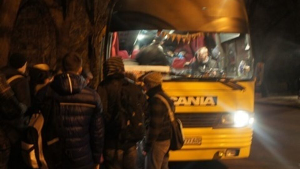 Автобусы у офиса ПР в Николаеве