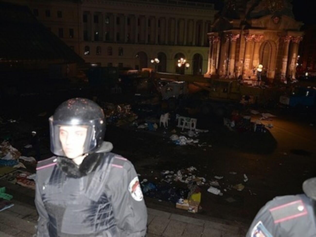 К утру Майдан был зачищен