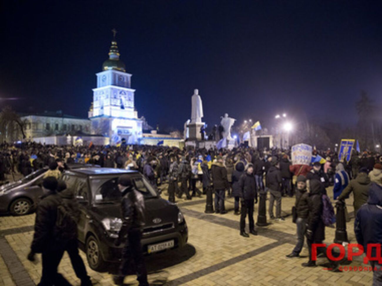 Михайловская площадь приняла эстафету Евромайдана. Фоторепортаж