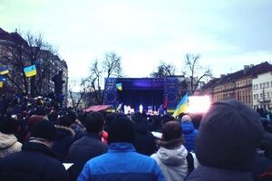 Во Львове местный евромайдан собрал 50 тысяч людей