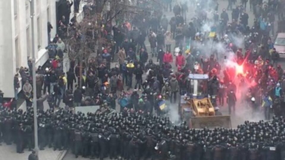 Милиция винит радикалов