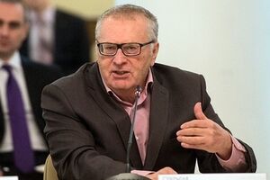 Жириновский "очень внимательно следит за событиями в Украине"