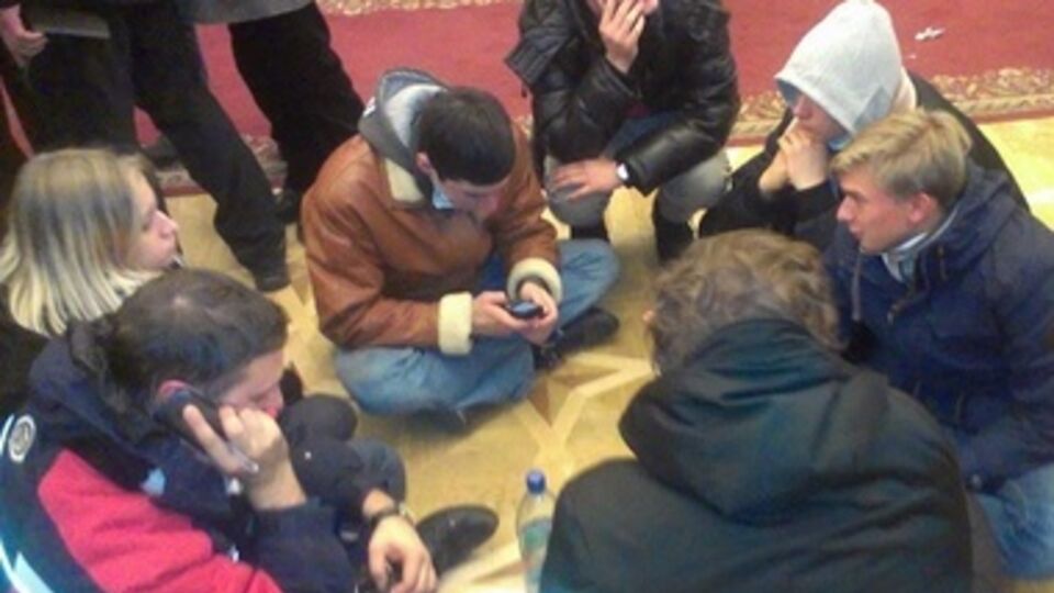 Активисты греются в КГГА