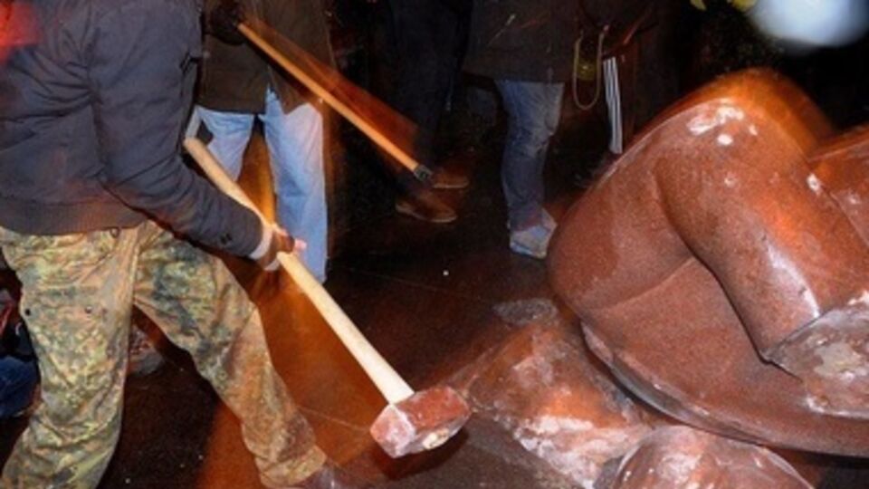 Тягнибок провел параллели с Германией