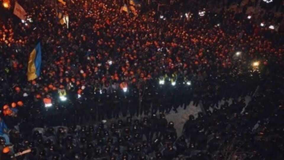 Силовики начали штурм Евромайдана в час ночи