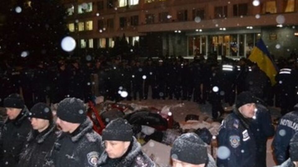Палатку сторонников Евромайдана демонтировали неизвестные