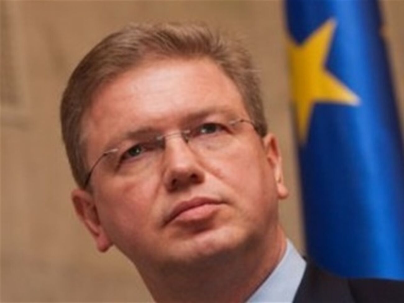 Фюле (на фото) поговорит с Арбузовым об Украине и ЕС