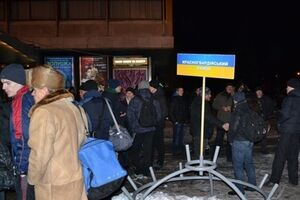 Митингующим пообещали деньги по возвращении домой