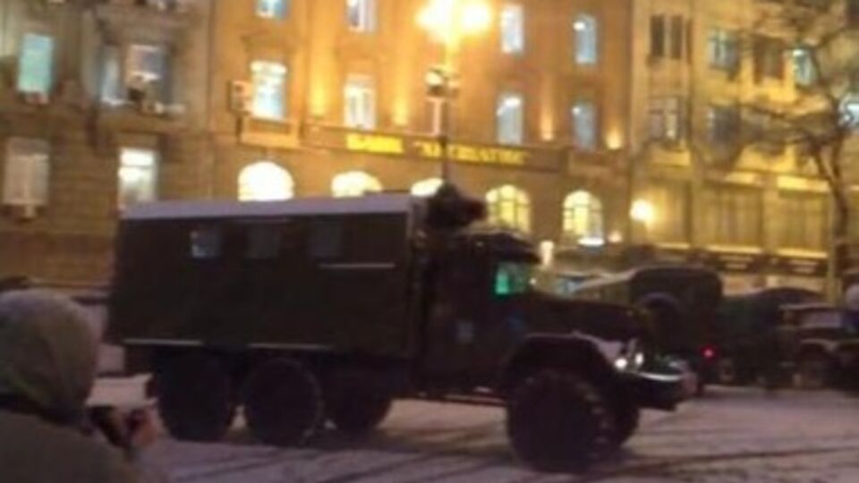 Военные готовятся к штурму баррикад?