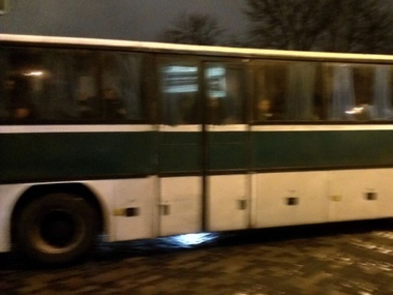 В центр Киев заехали автобусы с силовиками