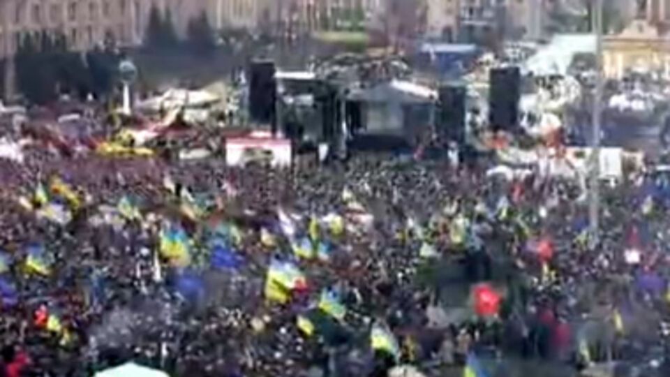 15 декабря, на Майдане несколько десятков тысяч людей