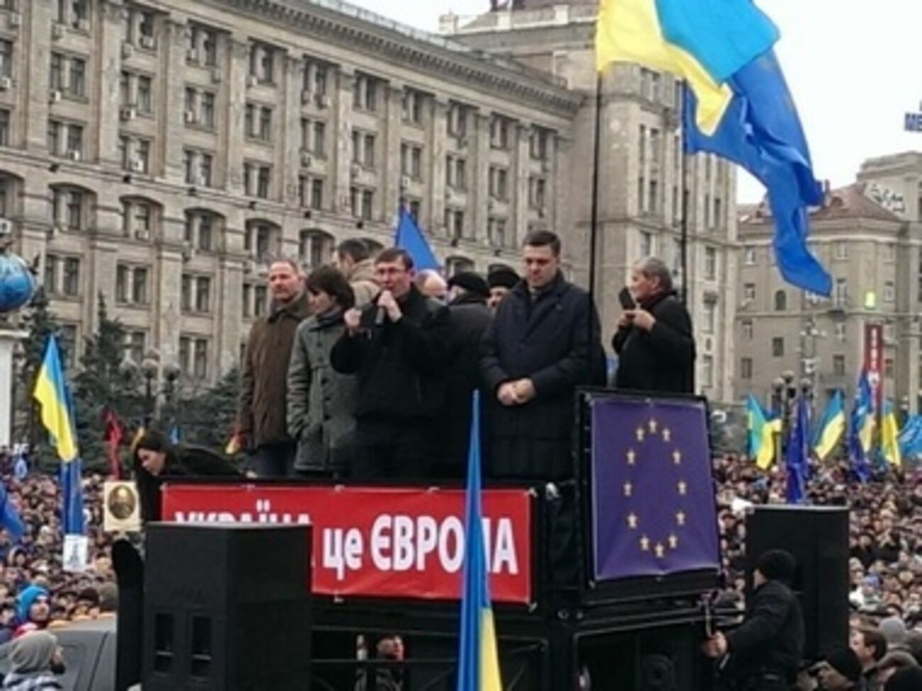 Оппозиция не определилась с единым кандидатом