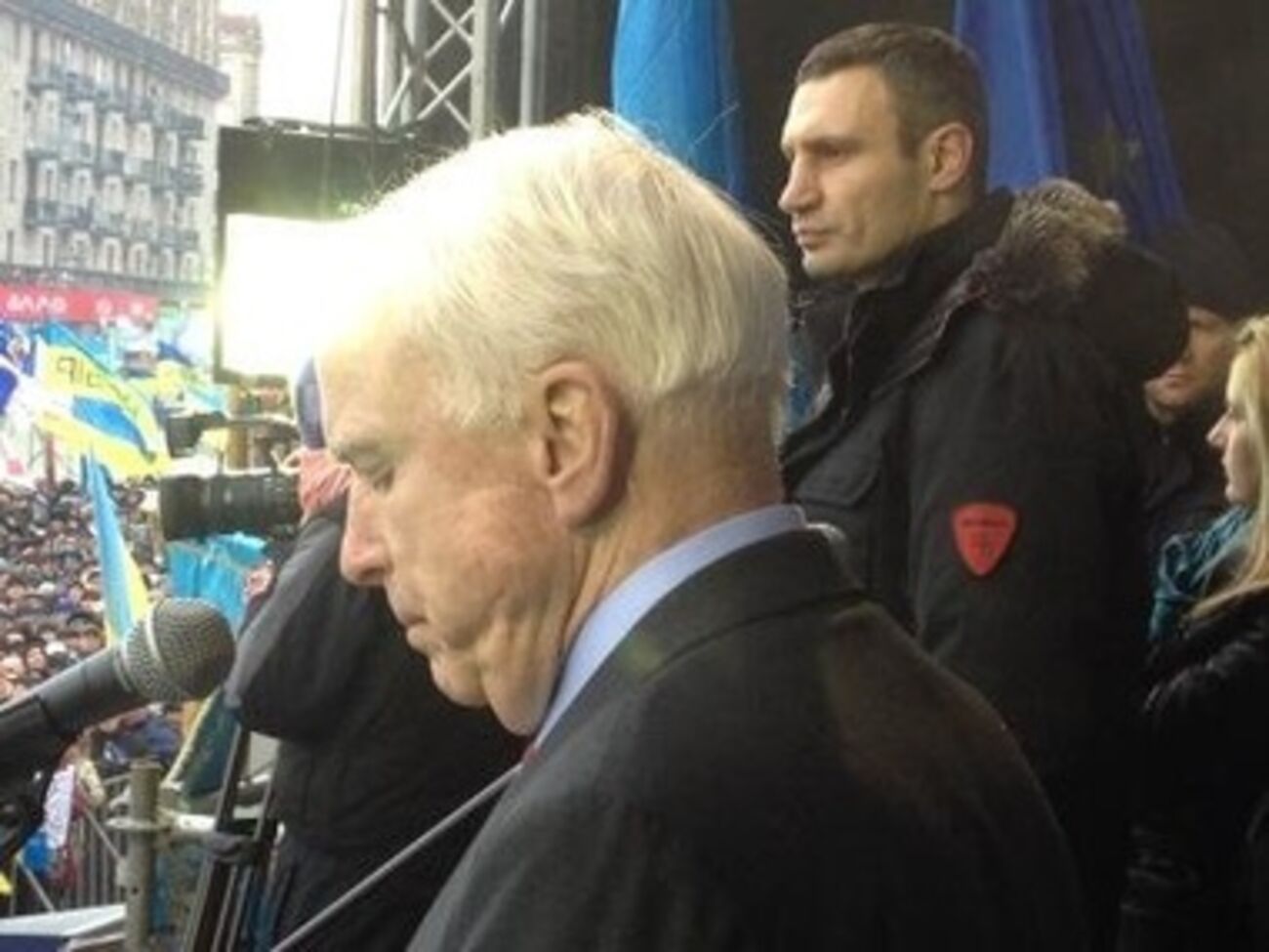 Маккейн дал совет Януковичу