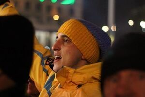 Поклонники и противники Януковича сыграют в футбол
