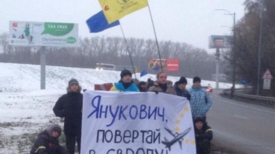 Януковича просят повернуть к ЕС