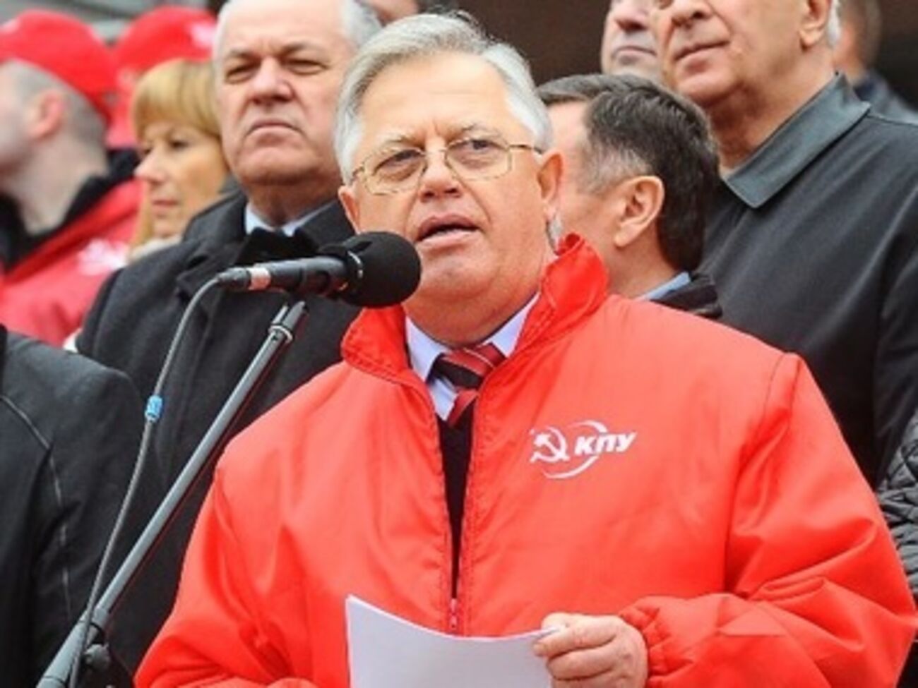 Коммунисты сменили позицию