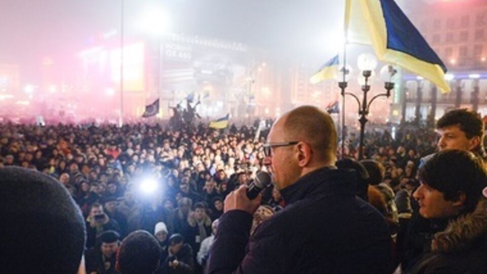 Яценюк на сцене Майдана