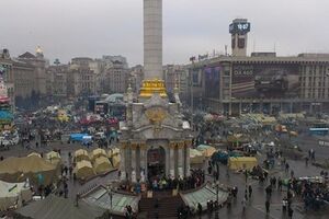 На Майдане не хватает теплых вещей и горячей еды