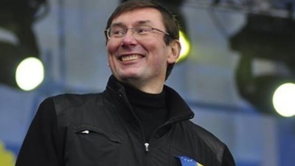 Юрий Луценко на сцене Евромайдана