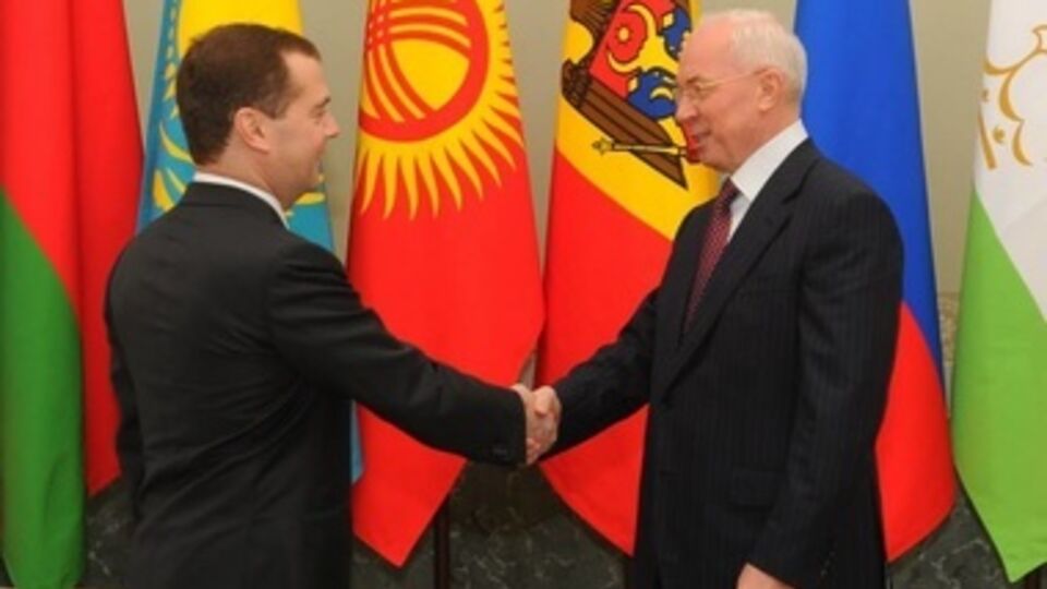 Дмитрий Медведев и Николай Азаров