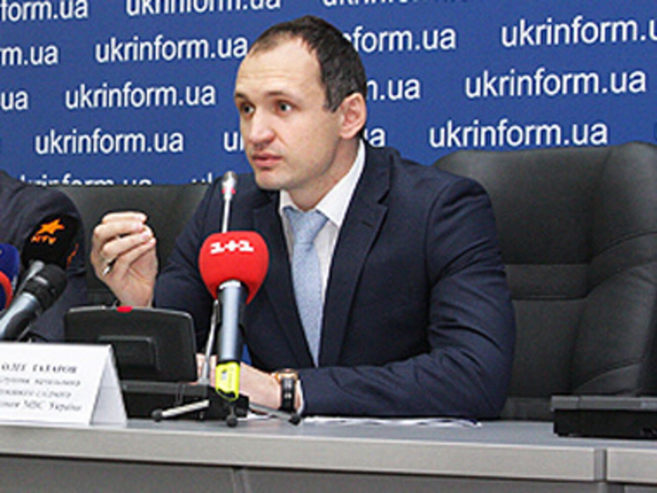 Зам начальника ГСУ МВД Украины Олег Татаров озвучил официальные версии нападения
&nbsp;