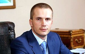 Старший сын президента Александр Янукович имеет банковский бизнес