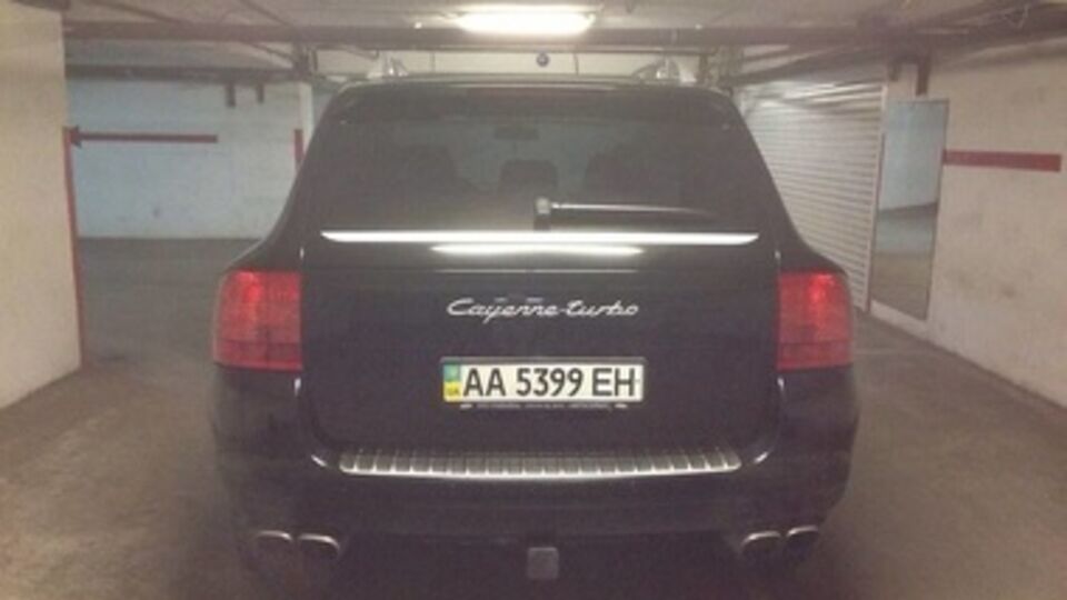 Автомобиль, на котором ехали напавшие на журналистку