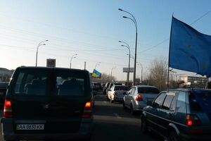 Колонна растянулась на километры