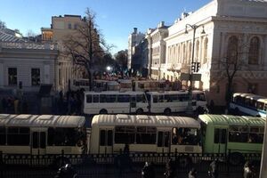 Возле Рады организовано милицейское оцепление