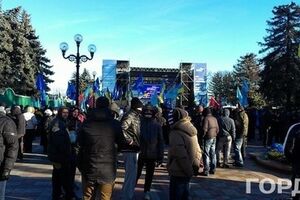 Два митинга, "Беркут" и "титушки" у парламента. Фоторепортаж