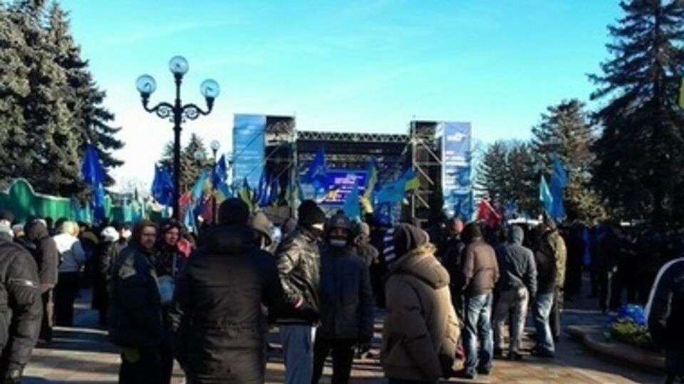 Два митинга, "Беркут" и "титушки" у парламента. Фоторепортаж