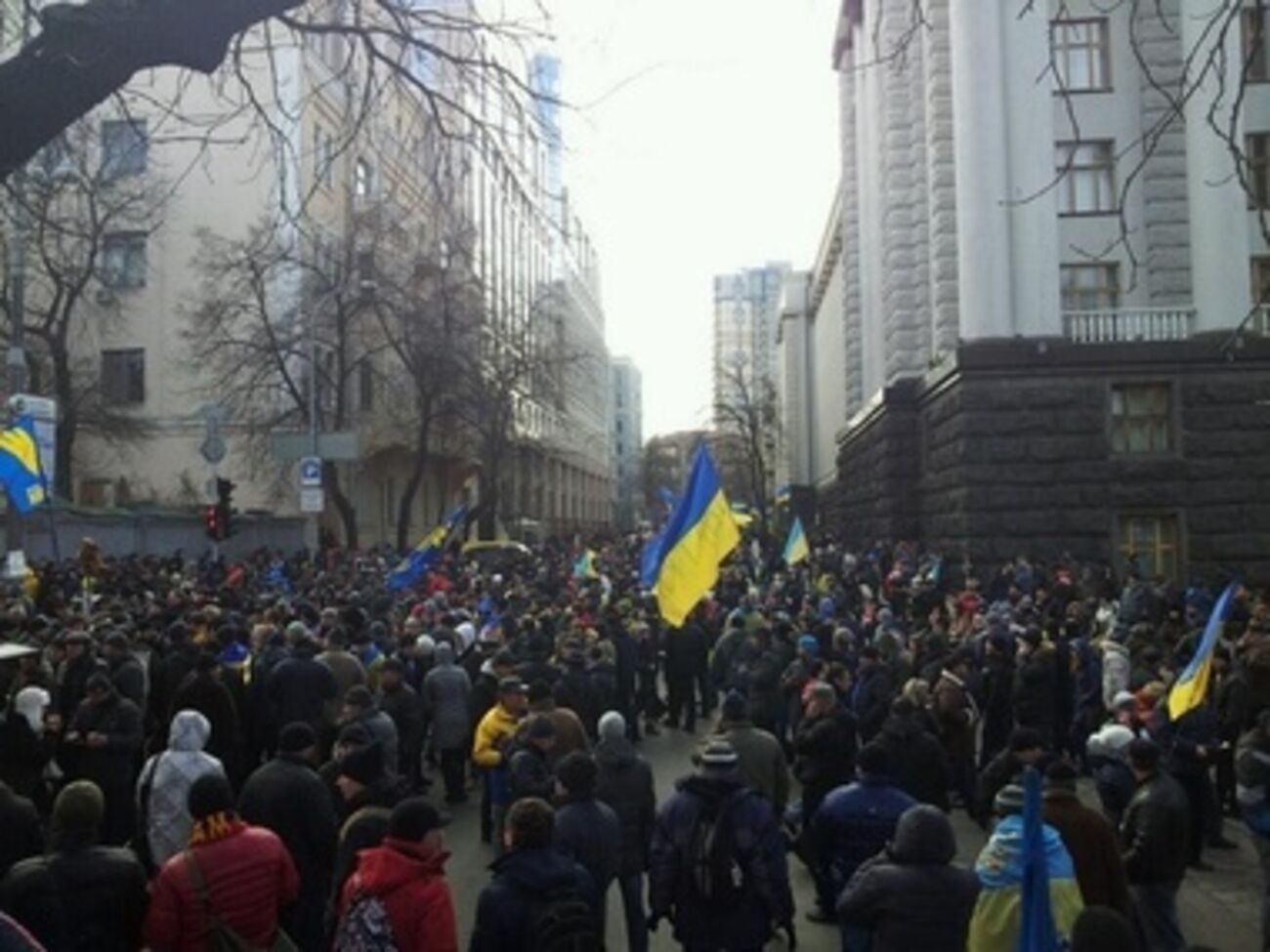 Митингующие возвращаются на Майдан