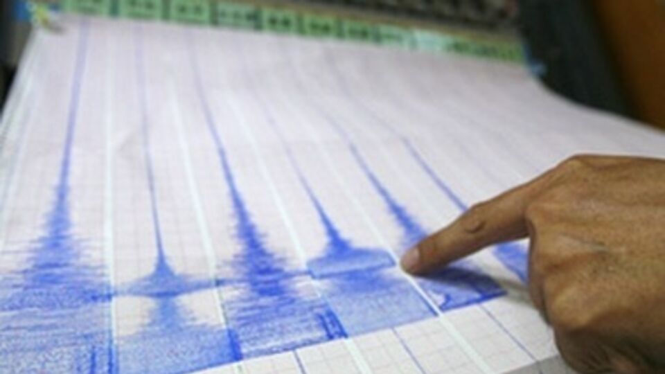 Европу начало активно "трясти"