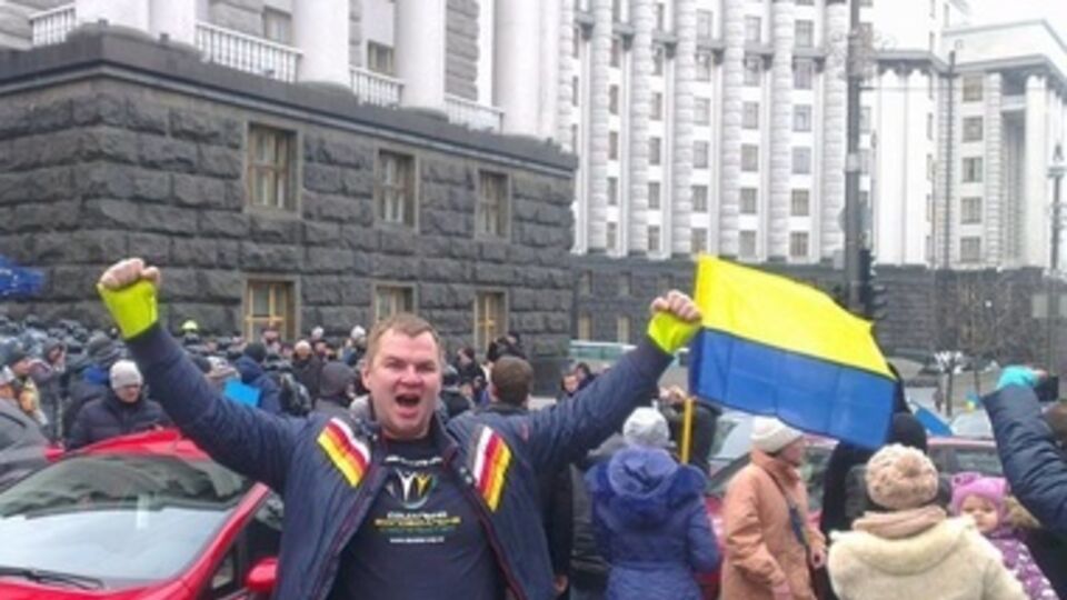 Дмитрий Булатов на акции возле Кабмина