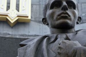 Памятник Бандере