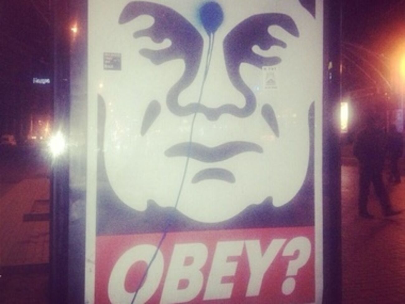 Протестующие продолжают требовать отставки Януковича