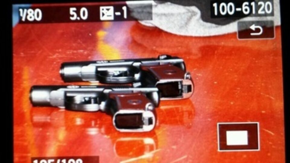 У мужчин были газовые пистолеты