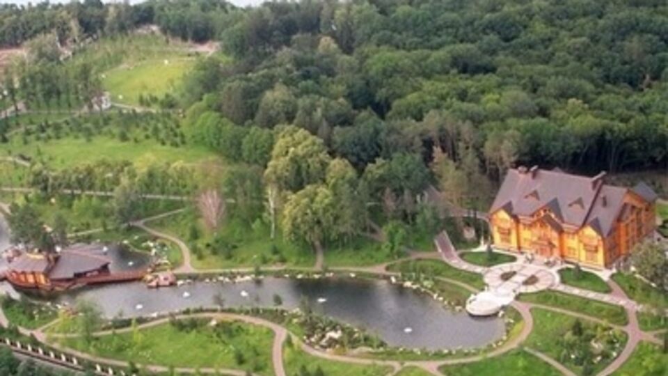 Активисты так и не увидели резиденцию Януковича