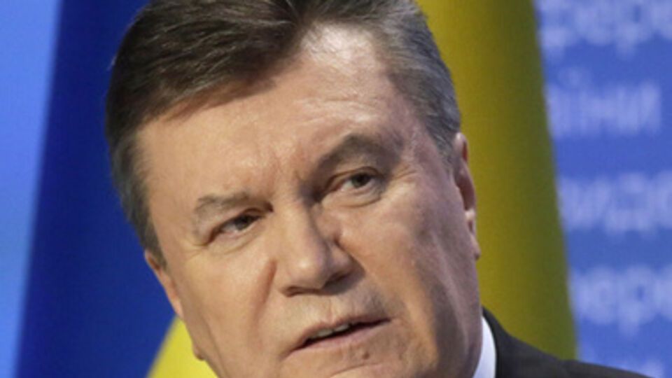 Виктор Янкович отменил визит на Мальту
