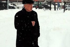 Азаров: Отставка Януковича противоречит Конституции