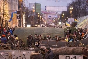 Демонстранты ждут решения Януковича
