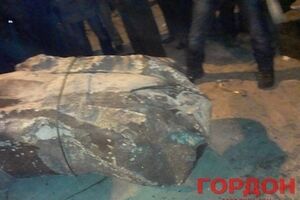 Ленина разобрали на сувениры. Фоторепортаж